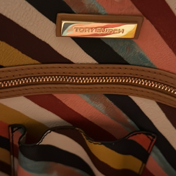 Tory Burch Kerrington Tote - Picture 5 of 13